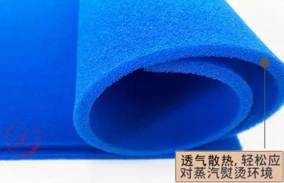 Cina Strato aperto liscio della gomma espansa del silicone delle cellule di buona resilienza nel colore blu e rosso in vendita