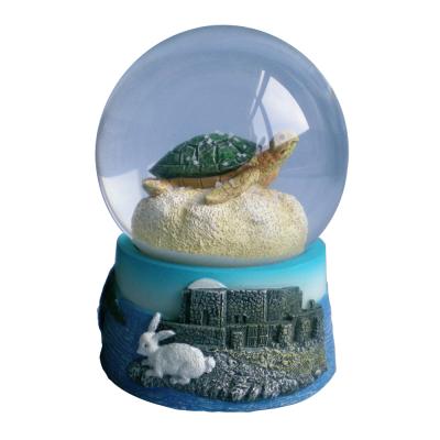 China Wholesale Europe Souvenirs Water Ball Resin Craft for sale