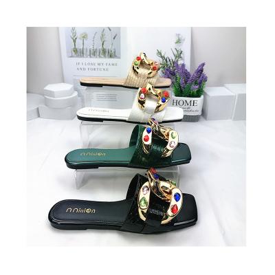 China Beige White Black Green Flat Luxury Diamond Metal Chain Outdoor Slippers New Arrival Fashion Trend Size 37-42 88-10 for sale