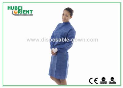 China Camisas de isolamento descartáveis com pulso de malha com excelente filtragem SMS certificada CE MDR à venda