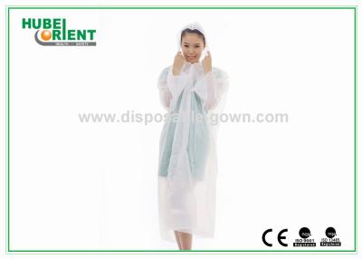 Chine Vêtements de pluie jetables blancs / transparents en polyéthylène pour femmes utilisés en usine ou en atelier à vendre