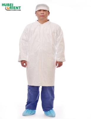 China Tyvek Lab Coat Niet-geweven Lab Coat Ziekenhuis Verpleegkundige Eenmalige jurk Te koop