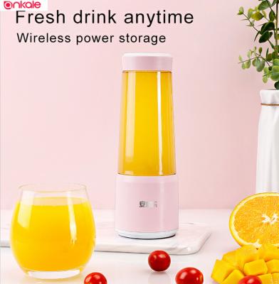 China Portable Car Blender Mini Travel Fruit USB Small Juicer Shakes Cup and Personal Smoothies Electric Blender for sale