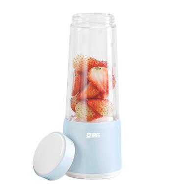 China Car Portatil Use Mini Home USB2 Rechargeable Blades Juicer Blender Portable Fruit Juice Blender for sale