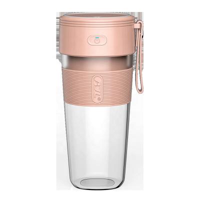 China Kitchen Appliances Outdoor Popular Mini Travel Fruit Juicer USB Rechargeable Portable Micro Cup Blender for sale