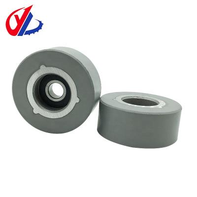 China Reliable Machinery Repair Shops Quality Pressing Wheel Transmission Roller For Woodworking Edging Machine for sale