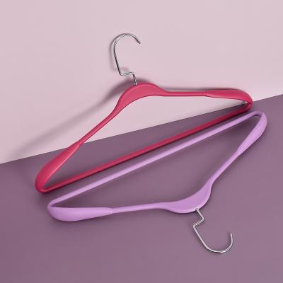 China Modern hot sale clothes and plastic coat hanger for sale