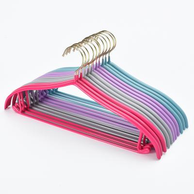 China Moden Modern PVC Coated Coat Hanger For Clothing Clothes Metal Magic Hanger for sale