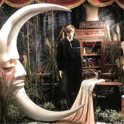 China Europe Custom Retail Window Show Decorative White Resin Moon Statue for sale