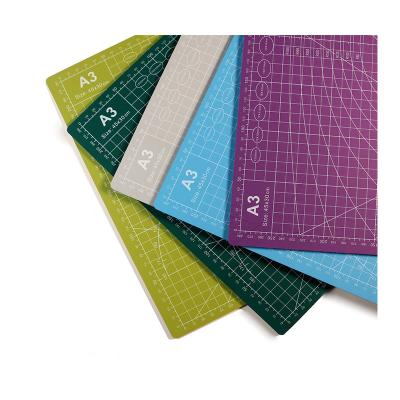 China High Quality Cutting Mat A3 Sheet 3Mm Mat Self Healing Cutting Board Art Pottery Tool Modeling Rotating for sale