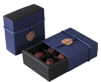 China Handmade Custom Round Pack Boxes Strawberries With Sliver Leather For Plastic Box Dividers Chocolate for sale