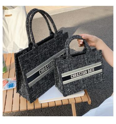 China 1:1 High Capacity Dual Density Double Density High Capacity Handbag Embroidery Women's Luxury Brand Designer Tote Bags Summer Bag Brand New Luxury GENUINE LEATHER Craft Women's Handbags for sale