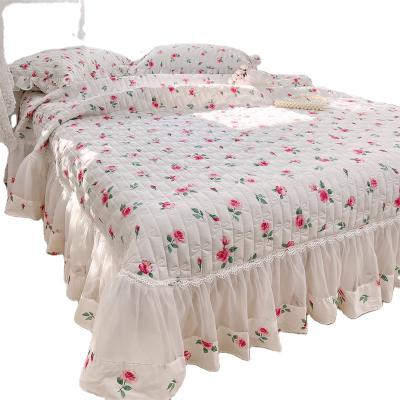 China Home lace printed queen quilted bedspread for sale