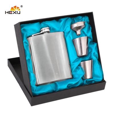 China Eco-Frendly Newest Promotional Metal Gift Items Stainless Steel Hip Flask Set for sale