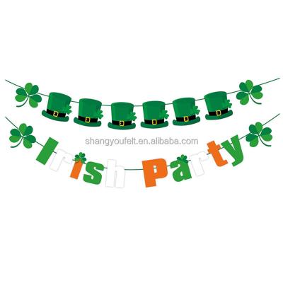 China Durable St Patricks Day Party Wholesale Sign Garland Home Decor Felt Shamrock Hanging Decor for sale