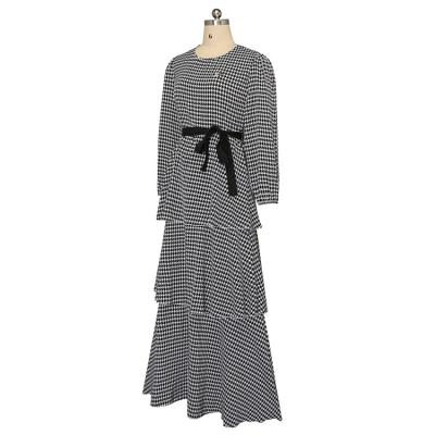 China Long Sleeve Dubai Simple Sustainable Muslim Dress Round Neck Islamic Muslim Cake Dress With Belt for sale