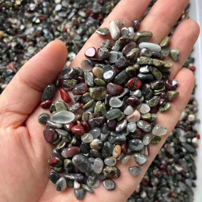 China Wholesale Natural Stone Crystal Chips Rocks Stones Crystal Chips Tumbled Stone Dragon Blood Europe Crystal Top Quality for sale