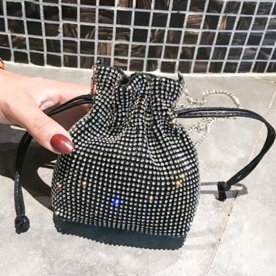 China 2022 New fashion lady small body simple bling diamond cross bag high quality sling cross bag women pinch shoulder handbag for sale