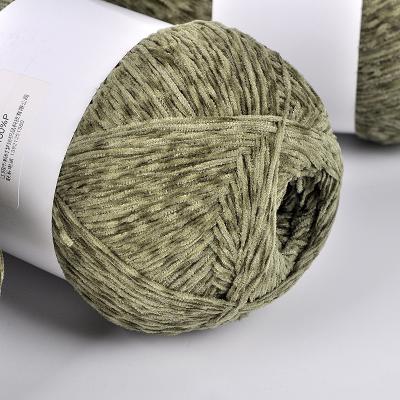 China Ring Spun Factory Dyed Polyester Fancy Yarn Giant Chenille Super Bulky Yarn For Hand Knitting Yarn for sale