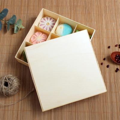 China Microwavable Eco-friendly Wooden Four - and Six-Part Box Lid Dessert Cake To Take Out Container Gift Box for sale