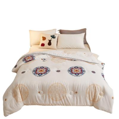 China New Modern Cotton Soybean Comforter Winter Comforter Core Spring And Autumn Comforter for sale