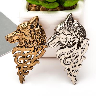 China Wholesale Vintage Party Wolf Pin Key Brooches For Men's Dress for sale