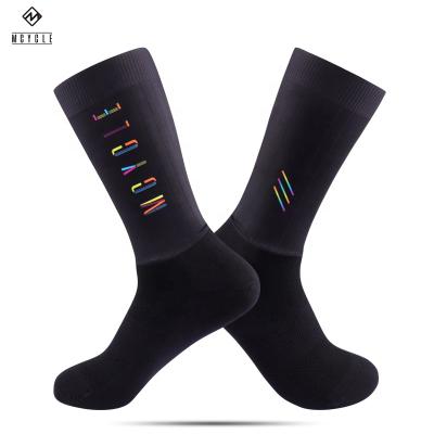 China Top Level Breathable Anti Slip Air Bike Seamless Cycling Socks Quality Socks Men Breathable Cycling Socks for sale