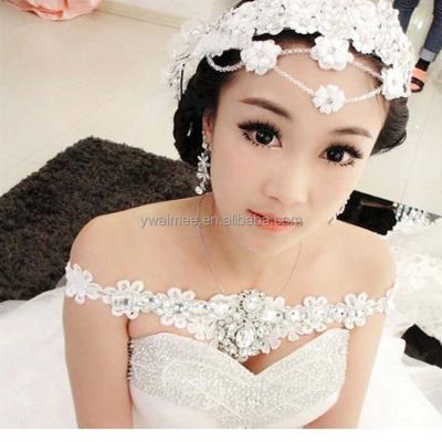 China Embroidery 2014 fashion wedding veils and accessories, wedding hair pins, wedding accessories bride (AM-WT04) for sale