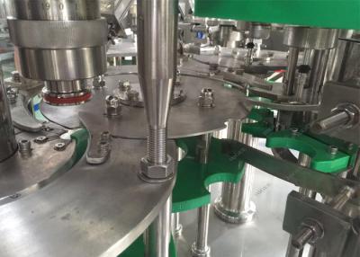 China Enchimento de vidro da garrafa da máquina de enchimento da cerveja, equipamento de colocação em latas 4.5kw da cerveja do ofício à venda