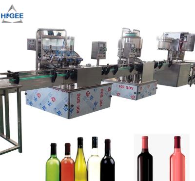 Chine Ligne carbonatée par alcool de machine de remplissage de boissons pour le cachetage de GENIÈVRE de whiskey de vodka à vendre