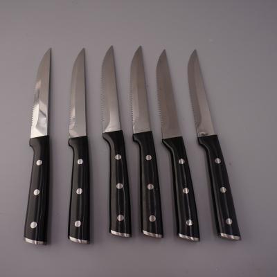 China Hot selling viable 4.5 inch kitchen chef knife steak knives with strong stainless steel serrated edge jumbo steak knifed for sale