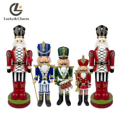 China Outdoor Soldier Classic Christmas High Quality Life Size Decoration Sculpture Nutcracker Statue for sale