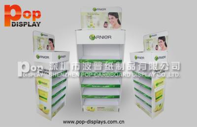 Chine Présentoirs durables adaptés aux besoins du client de carton avec le tube en acier pour le détergent facial à vendre