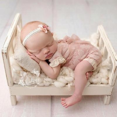 China Solid Wood Props Child Photography Props Newborn Photography Props Photography Wooden Prop Detachable Baby Crib Background for sale