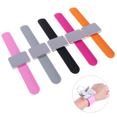 China Amazon Hot Magnetic Wrist Bands Strap Belt Hair Clip Holder Hairdressing Accessory 24*3cm for sale