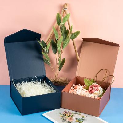 China Recyclable Cardboard Custom Gift Boxes With Ribbon Magnetic Folding Luxury Paper Box Packaging Apparel Shoe Cosmetic Packaging Gift Boxes for sale