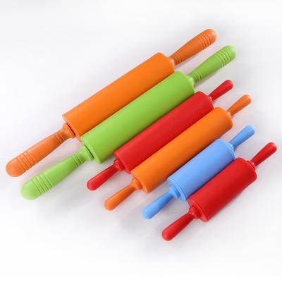 China Sustainable Silicone Pin For Pizza , Plastic Dough Handle Roller Non Stick Kitchen Pin for sale