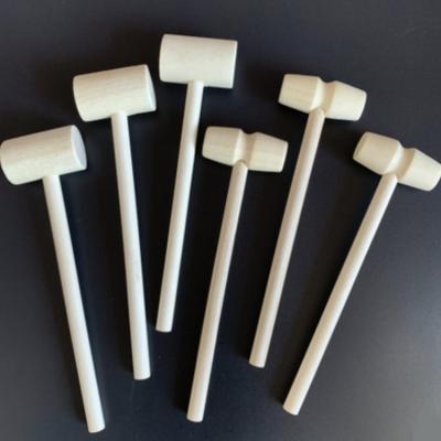 China Toy and Accessories Europe Mini Wooden Hammer Mallet Pounding Wooden Crafts Cake Tools Hammer For Chocolate for sale