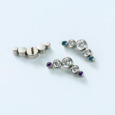 China ASTM F136 Titanium Titanium Internally Threaded Bezel Set 5 CZ Gem Curved Cluster Tops End for sale