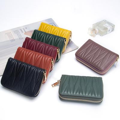 China Classic Logo Women Fashionable Card Holder Leather Purse High Quality Multifunctional Card Waterproof Purse With Zipper for sale