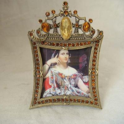 China Metal Antique Brass With Gold Rhinestones Jeweled Crown Design 2x2 Inches Square Shape Picture Photo Zinc Alloy Table Frame for sale