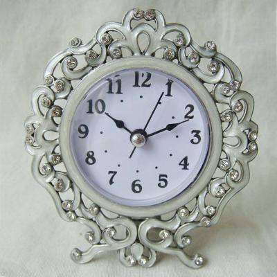 China Durable White Enamel with Crystal Simple Tabletop Clock Design (P03088b) for sale