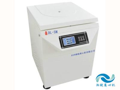 Chine DL-5M Équipement de centrifugeuse réfrigérée à sol de grande capacité 5500 r/min à vendre