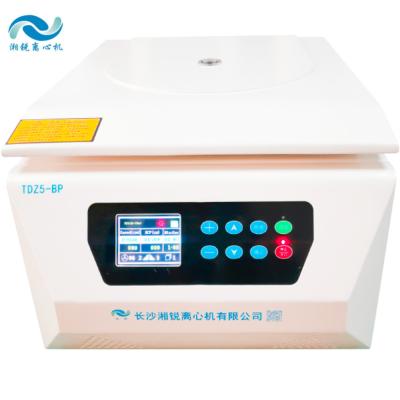 China 5500r/min Kapazität Niedriggeschwindigkeits-Zentrifugemaschine 4 X 100ml AC220V Stromversorgung zu verkaufen