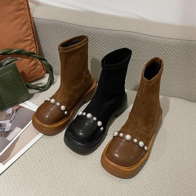 China 2021 new winter waterproof wholesale warm boots for women boots very cheap non-slip girls for sale