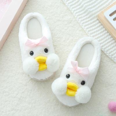 China New 2021 winter flat wholesale hot sale home for girls non-slip plush children warm cute animals slippers for sale