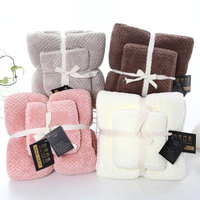 China Viable Coral Velvet Waffle Towel Set Bathroom Absorbent Thick Towel Gift High Quality Towel for sale