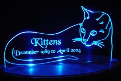 China 12cm Kitten Led Edge Lit Sign kundenspezifisches Acrylrand-Lit-Zeichen-Purpur zu verkaufen