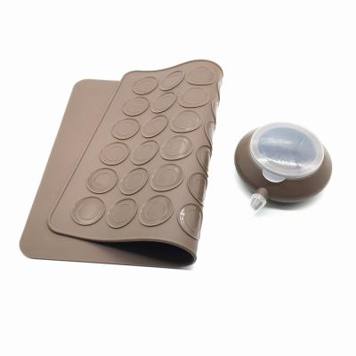 China Hot Selling Viable Viable Silicone Macaron Supporting Mat Set With Decorating 48 Nozzles Mat Kit Silicone 30 Cavity Macaron Baking Pot for sale