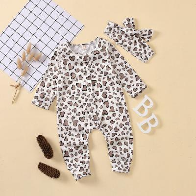 China 100% Cotton Baby Clothes Wholesale Cute Newborn Soft Heart Printed Boutique Baby Romper for sale